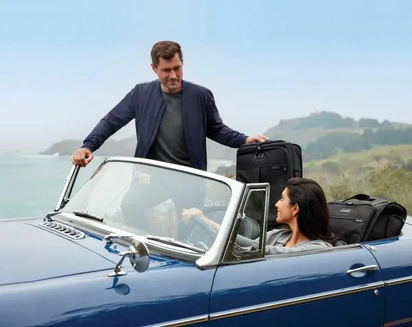 Baseline Wide Carry-On Garment Spinner